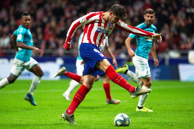 雷迪克公布湖人新赛季首发阵容：詹眉拉里八村